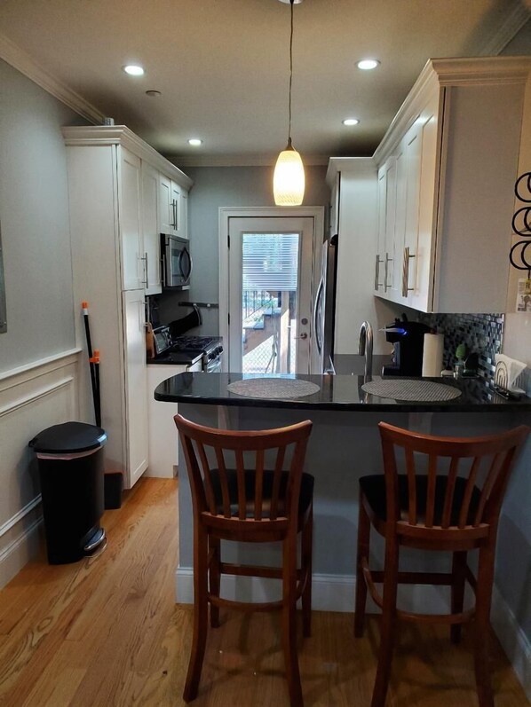 Frigorífic, microones, forn i placa de cuina 