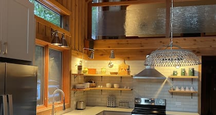 Enjoy your stay in Door County at this Cozy and Spacious Cabin