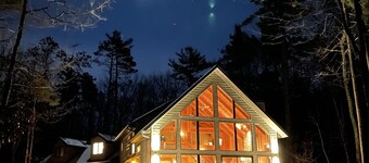 Enjoy your stay in Door County at this Cozy and Spacious Cabin