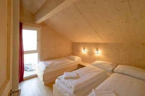 4 quartos, Wi-Fi de cortesia, roupa de cama