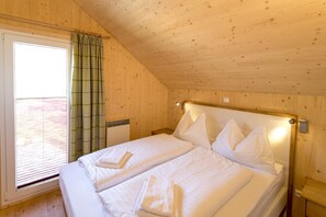 4 bedrooms, free WiFi, bed sheets