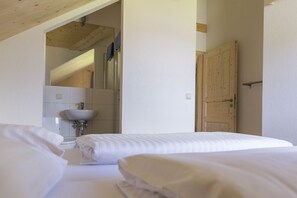 4 chambres, Wi-Fi gratuit, draps fournis