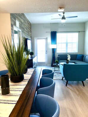 Télévision, table de tennis de table