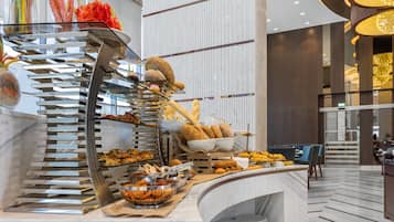 Bữa sáng buffet hàng ngày với phụ phí nhỏ