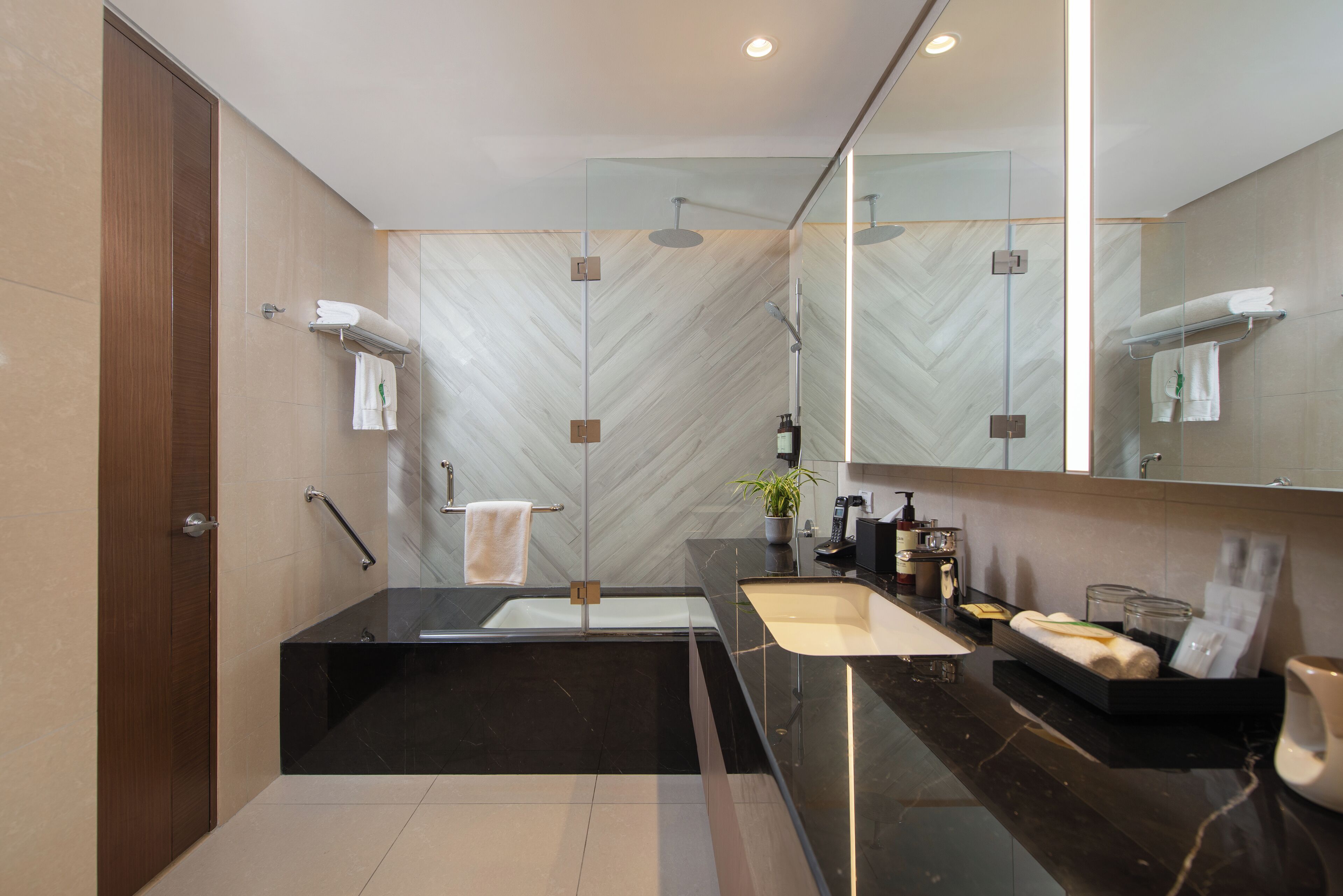 Foto - Somerset Central Salcedo Makati