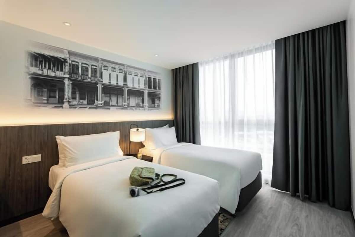 Premium bedding, in-room safe, desk, soundproofing