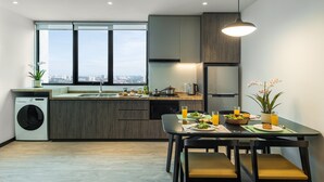 Suite – premier, 2 soverom | Restaurant