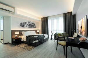 Premier Suite, 2 Bedrooms | Premium bedding, in-room safe, desk, soundproofing
