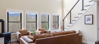 Modern Retreat with Apartment and Mountain Views!