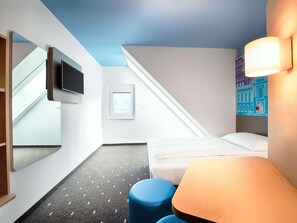 Hypo-allergenic bedding, desk, soundproofing, free WiFi