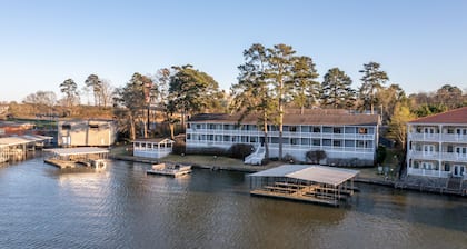 The Hamilton - Lakefront & Studio Suites, Hot Springs