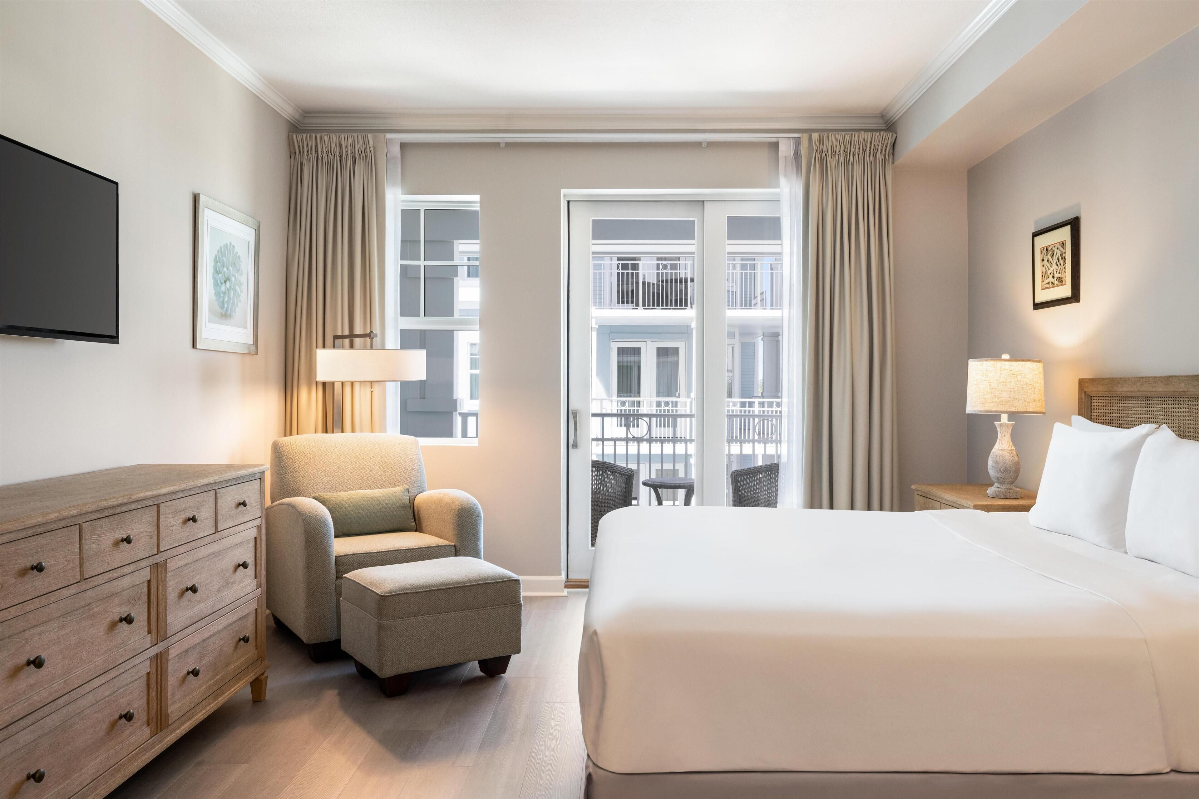 Studio, 1 King Bed (Premier, Residence)