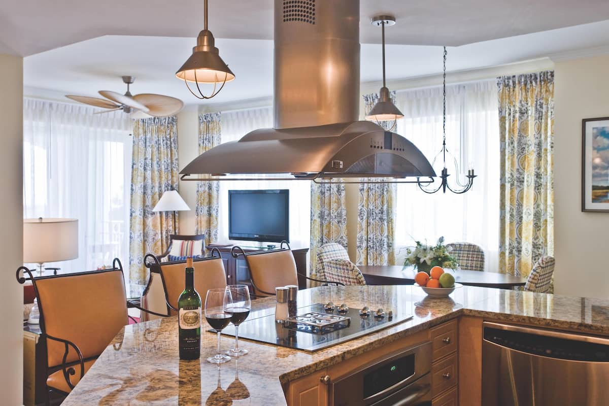 Bureau, fer et planche à repasser, Wi-Fi gratuit, draps fournis