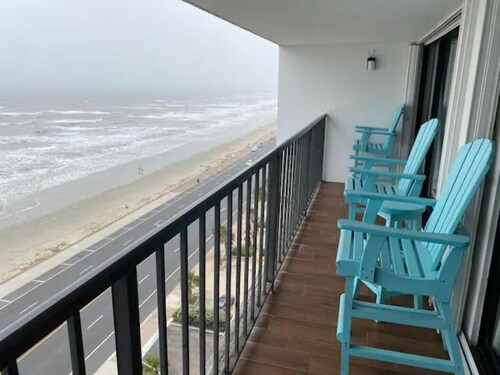 Ocean View Pent House Suite! Enjoy the view!