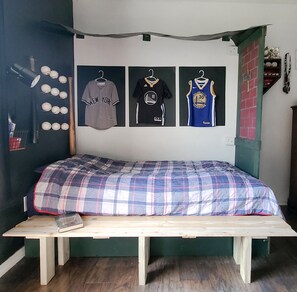 4 bedrooms, WiFi, bed sheets