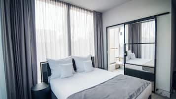 Caja de seguridad en la habitación y escritorio