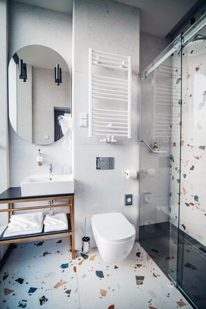 Regadera, regadera tipo lluvia, amenidades de baño gratuitas 