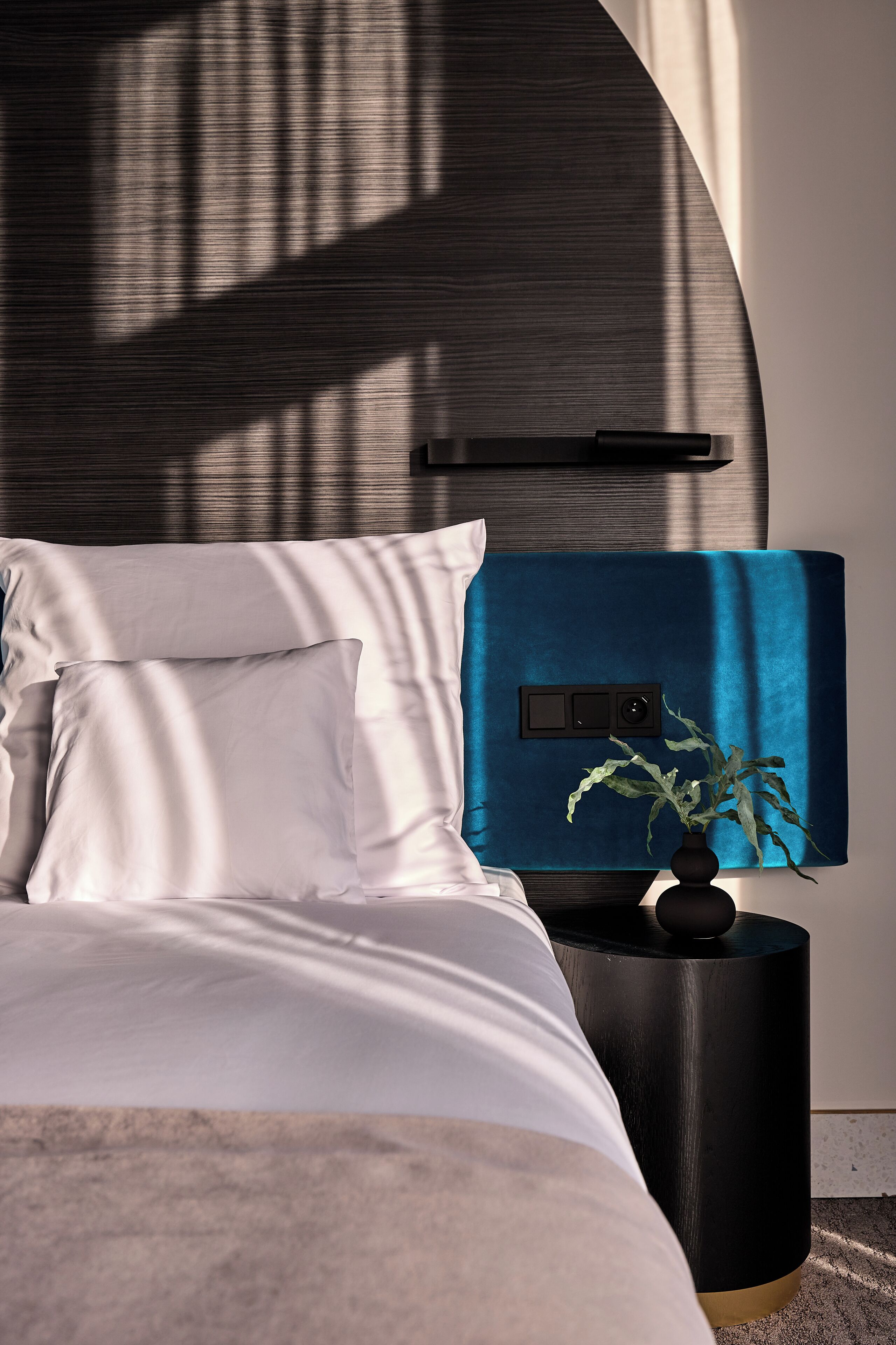 Standard Room, 1 Twin Bed, Non Smoking | In-room safe, desk, laptop workspace, free WiFi