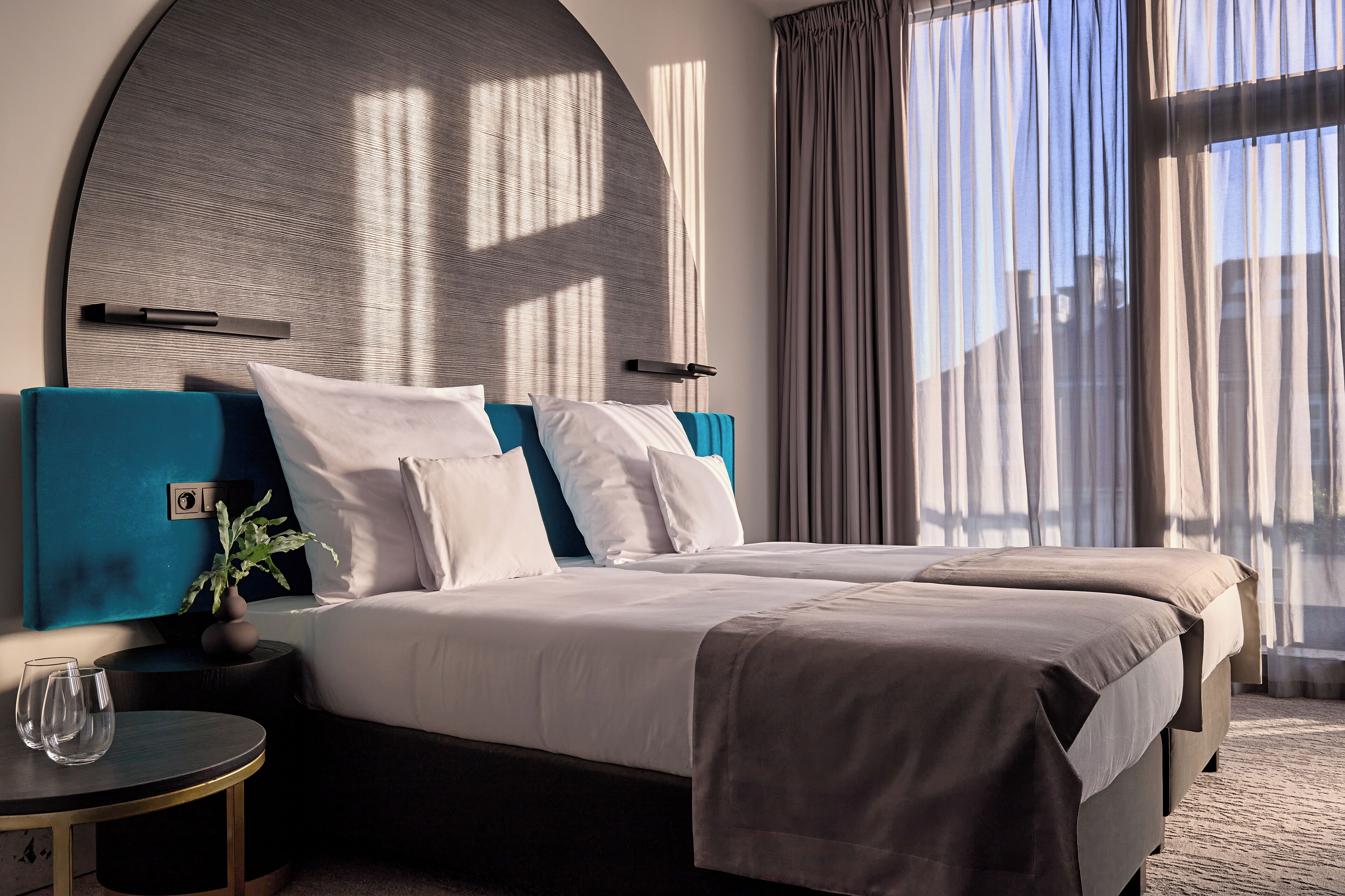 Deluxe Room, 2 Twin Beds, Non Smoking | In-room safe, desk, laptop workspace, free WiFi