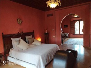 5 bedrooms, WiFi