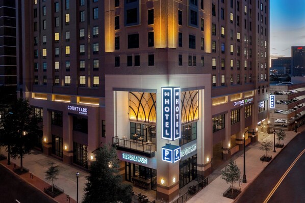 Exterior - Courtyard by Marriott Atlanta Midtown (Atlanta)