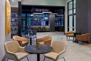 Lobby - Courtyard by Marriott Atlanta Midtown (Atlanta)