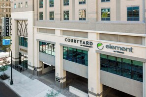 Exterior - Courtyard by Marriott Atlanta Midtown (Atlanta)