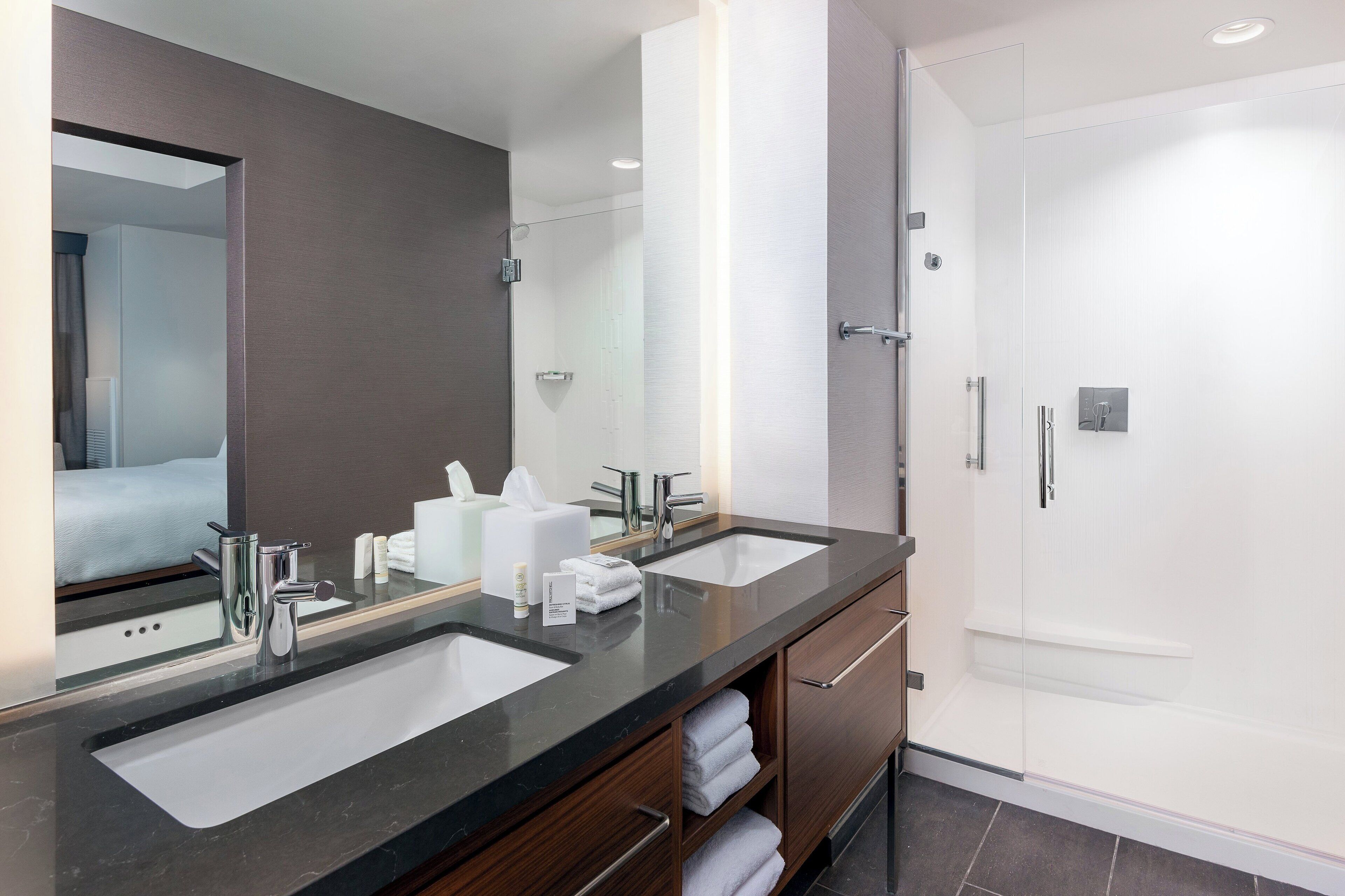 suite, 1 bedroom | bathroom | free toiletries, hair dryer, towels, soap