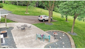 Outdoor dining - Charming Victoria (Victoria)