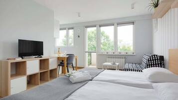 Iron/ironing board, WiFi, bed sheets