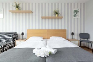 Iron/ironing board, WiFi, bed sheets
