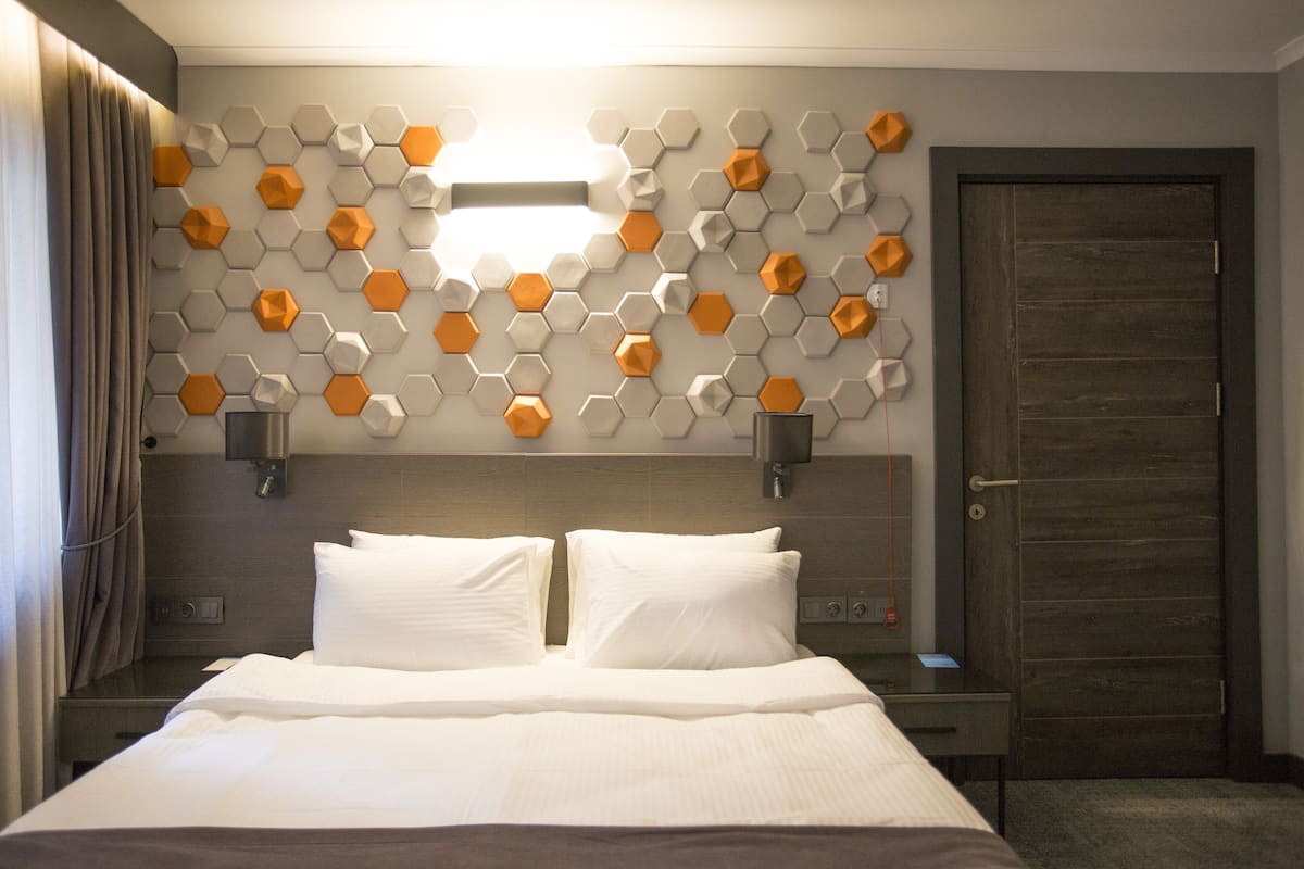 minibar, in-room safe, desk, laptop workspace