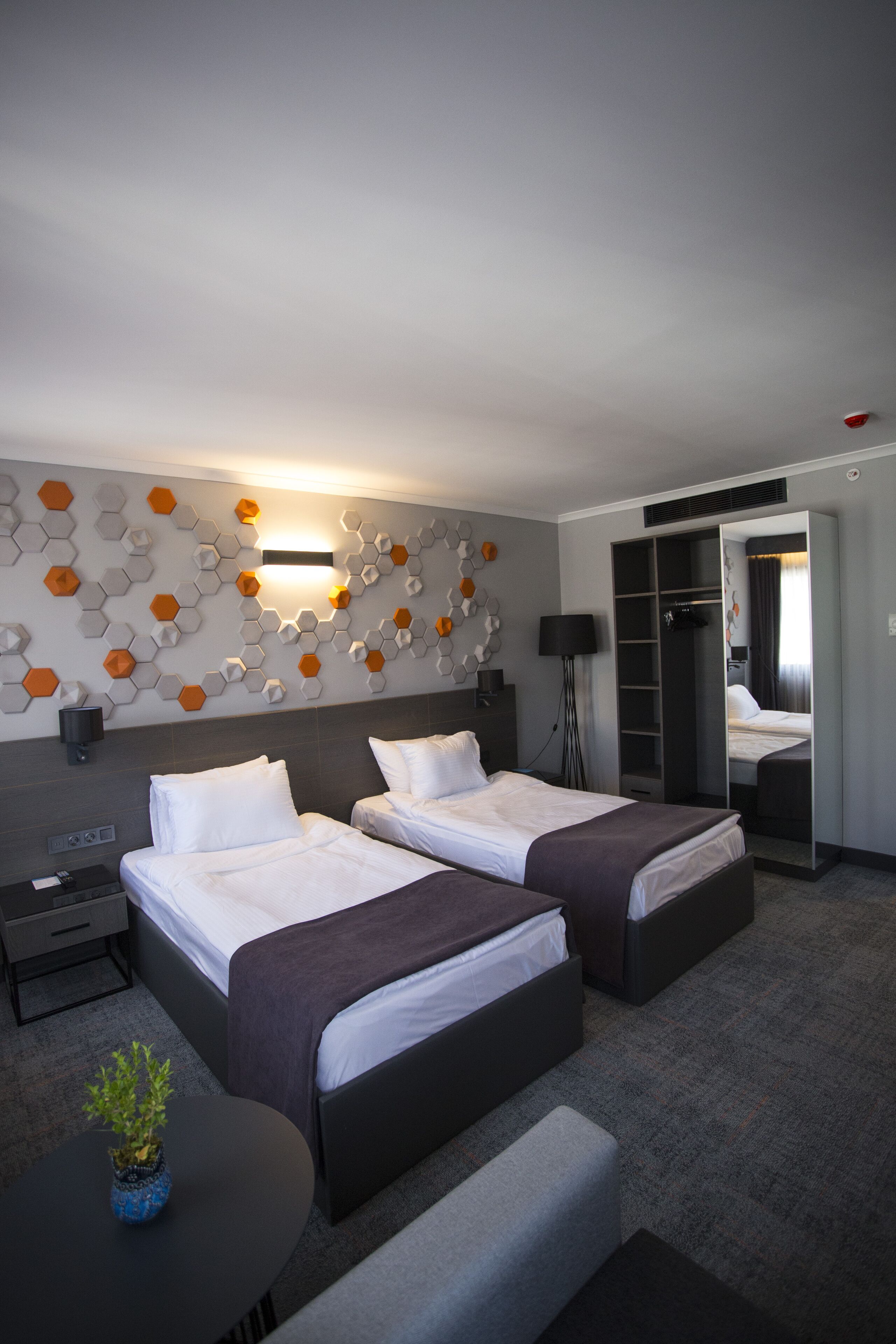 minibar, in-room safe, desk, laptop workspace