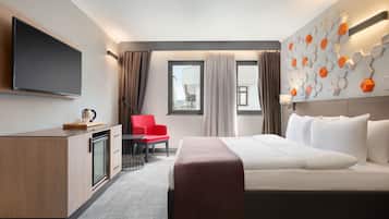 Room, 1 Queen Bed, Non Smoking (Roll-In Shower)