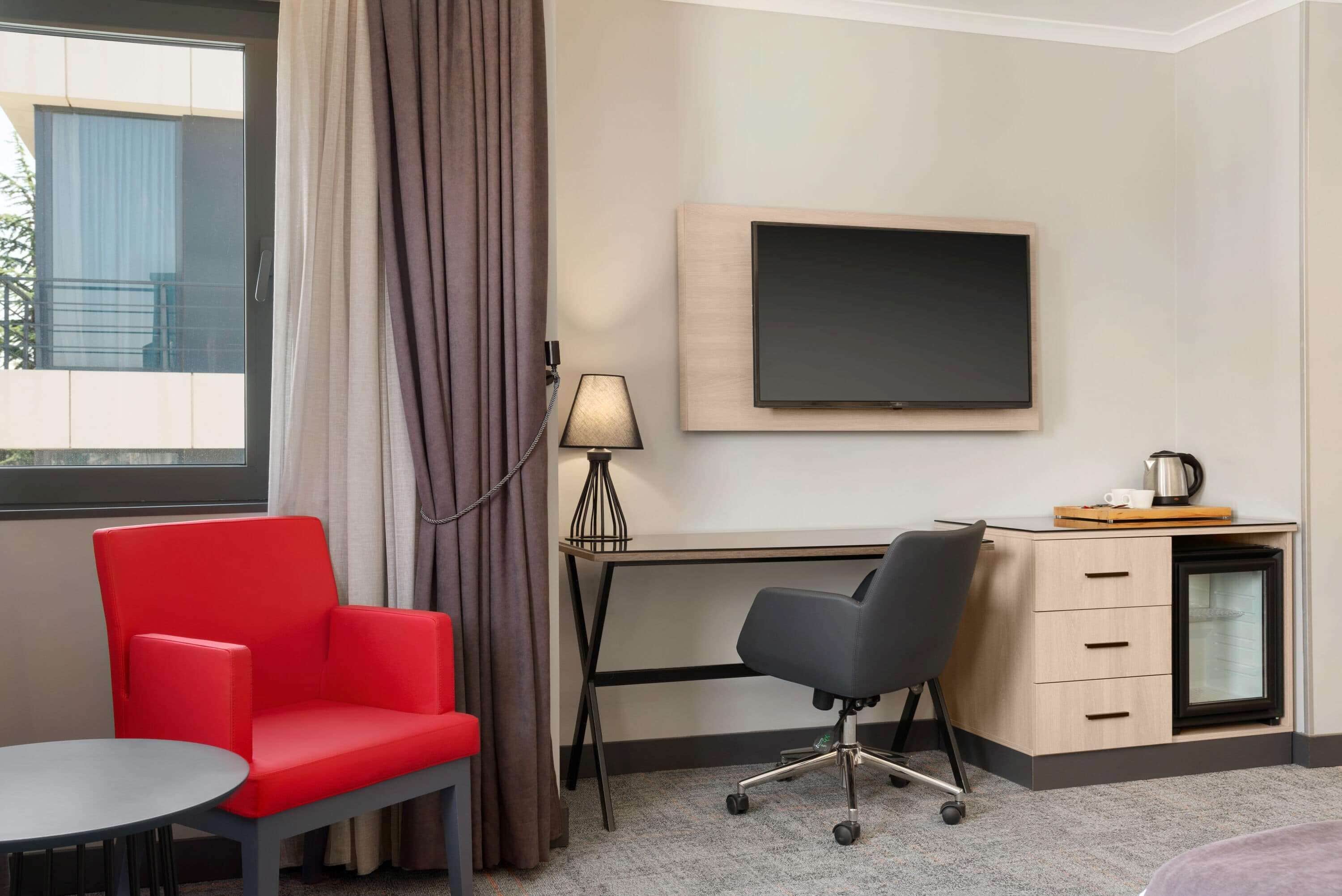 minibar, in-room safe, desk, laptop workspace