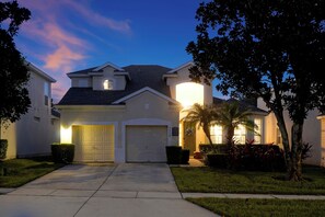 Exterior - Luxe Windsor Hills 5BR/5BA w/Poolside Theatre & Game Room! (Kissimmee)