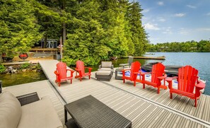 Terrace/patio - 4 bedrooms and 3 bathrooms on Clear Lake! (Parry Sound)