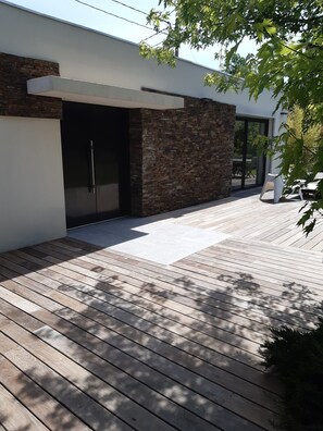 تفاصيل الفندق من الخارج