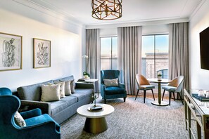 Suite Premier, 1 cama de matrimonio grande | Caja fuerte, tabla de planchar con plancha, wifi gratis y ropa de cama