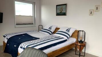 3 bedrooms, desk, soundproofing, free WiFi