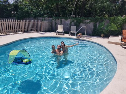 Family fun pool house with game room