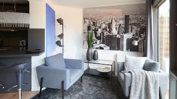 Cabin | Living area | Flat-screen TV