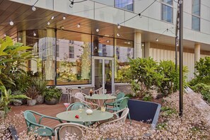 Exterior - Hyatt Centric Cambridge (Cambridge)