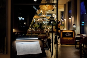 Aperto a colazione, pranzo e cena