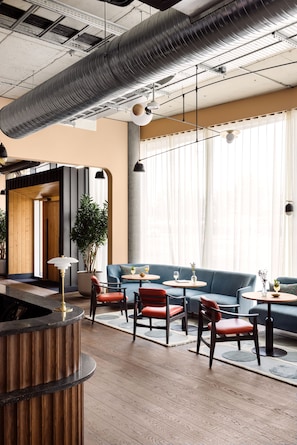 Reception - Hyatt Centric Cambridge (Cambridge)