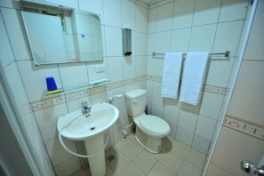 Bathroom - Ezbookers Fuxing B (Taipei)