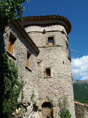 Exterior - Amazing Lake View (Castel di Tora)