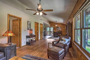 TV, foosball - Keystone Escape w/ Amazing Mt Rushmore View! (Keystone)