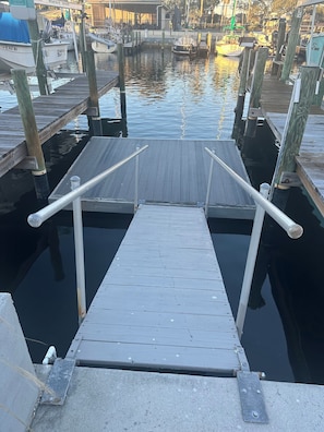 Marina - Waterfront Home in Gulf Harbors with Deepwater Access to Gulf with No Bridges (New Port Richey)