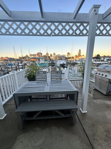 Waterfront Home with great ocean views, Deepwater Access to Gulf with No Bridges